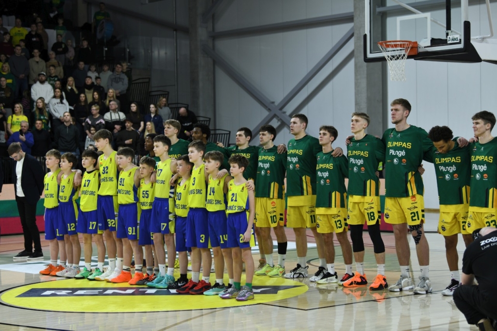 Komandų pristatymas