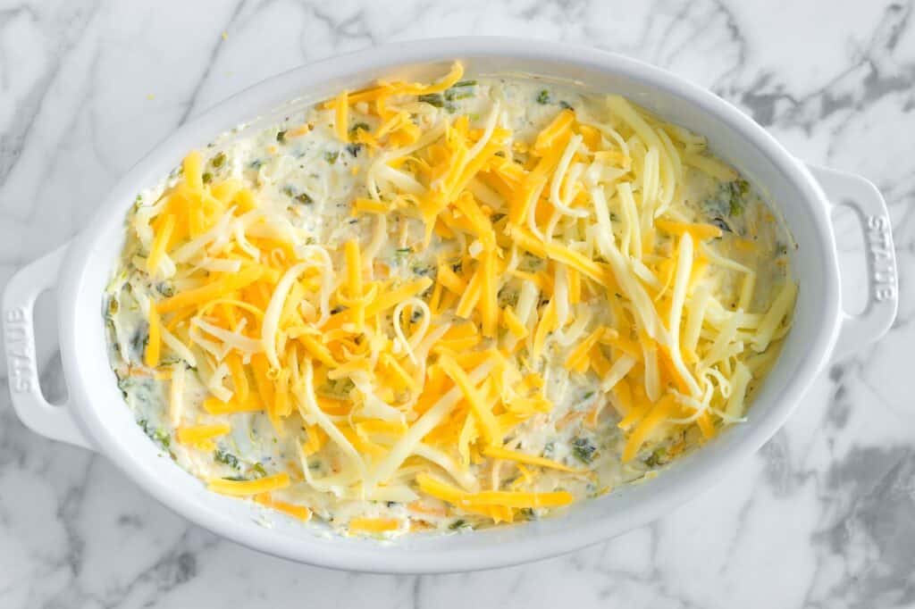 jalapeño popper dip padažas kepimo inde, paruoštas orkaitei