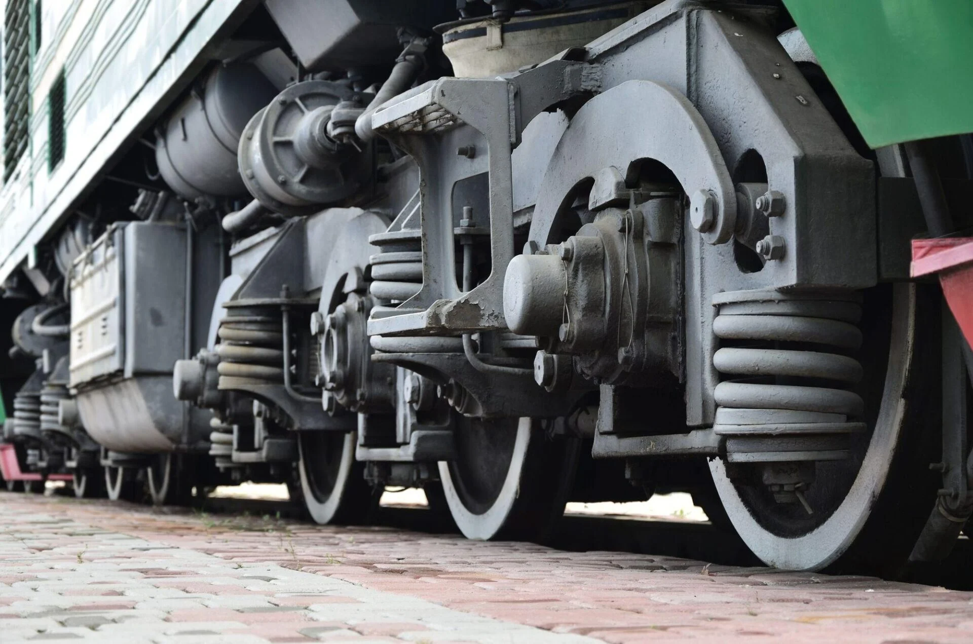 Dual-Use Railways: What Experience Can Ukraine Offer Europe