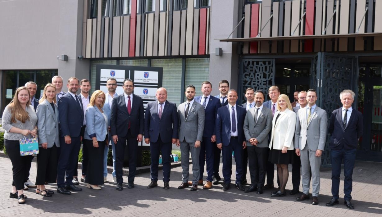 Turkijos ambasadoriaus vizitas Kauno rajone: dėmesys investicijoms ir bendradarbiavimui