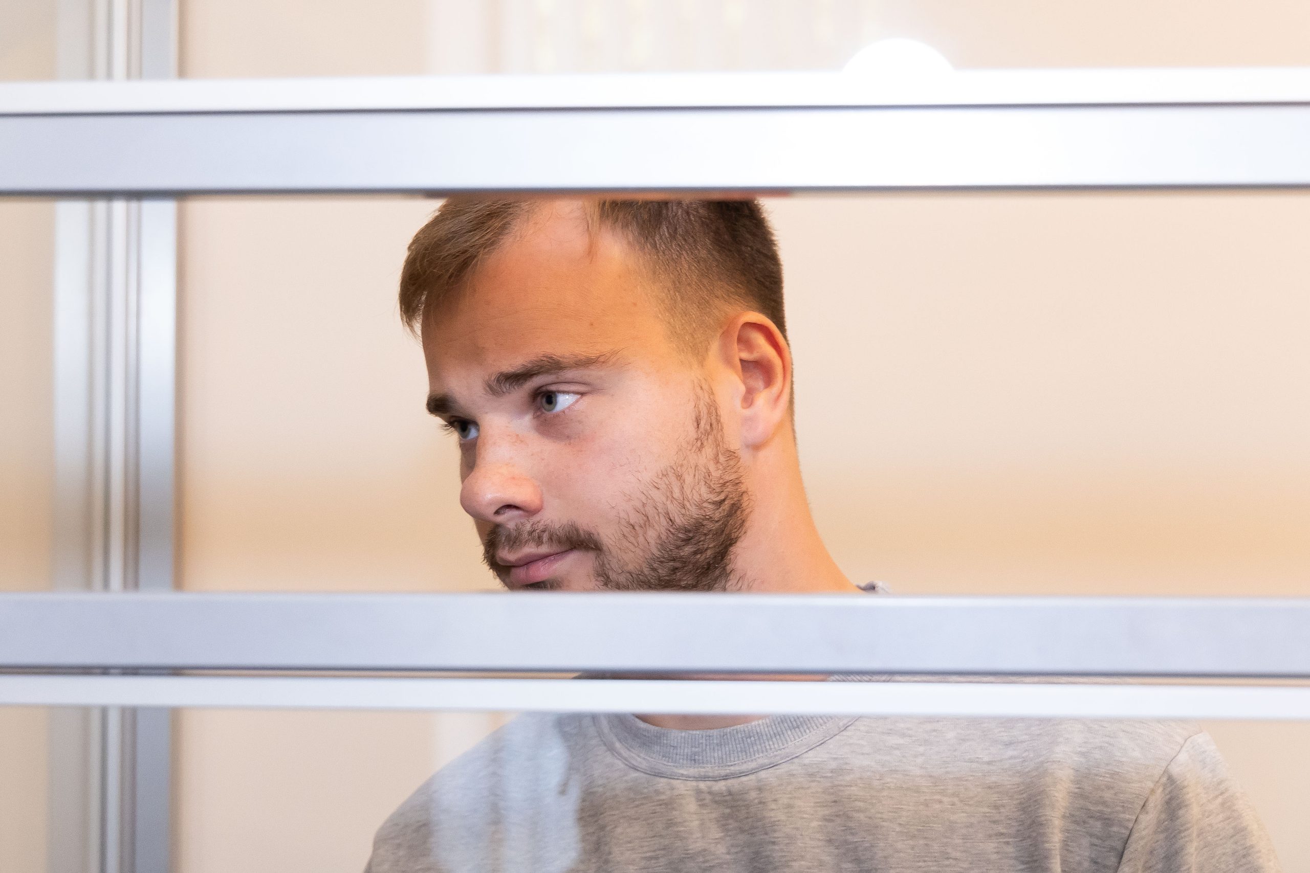 Už nepilnamečių tvirkinimą nuteistas Jakštys nesutinka su kalėjime jam skirta skatinimo priemone