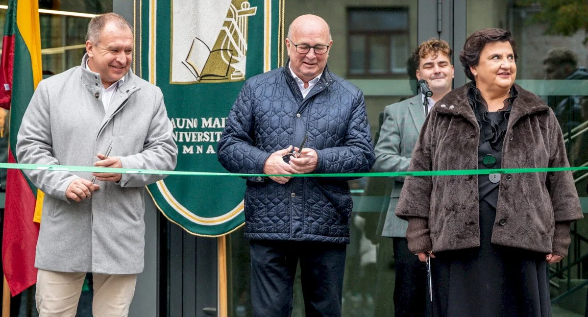 Greta Kauno Maironio universitetinės gimnazijos atidaryta moderniausia sporto salė mieste