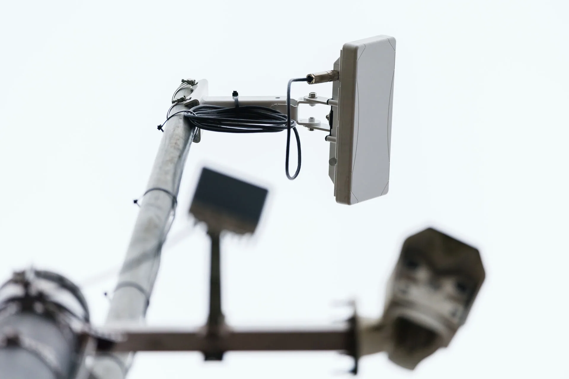 Automagistralėje pastebėjus tokį įrenginį ragina nenustebti: „Via Lietuva“ paaiškino, kokius duomenis jis renka | BNS Spaudos centras