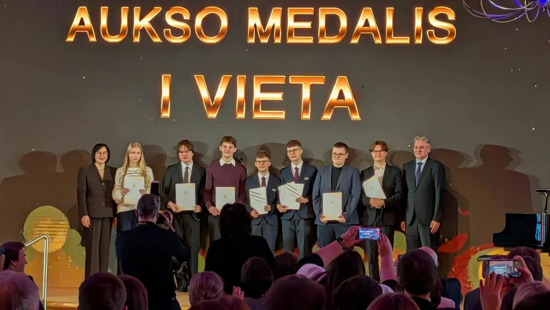 Lietuvos mokiniai pagerbti už pasiekimus tarptautinėse olimpiadose ir konkursuose