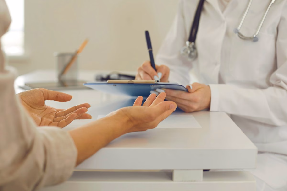 Nuo gegužės 1 d. įsigalioja Sveikatos sistemos įstatymo pakeitimai: už sveikatos priežiūrą papildomai mokėti nereikės