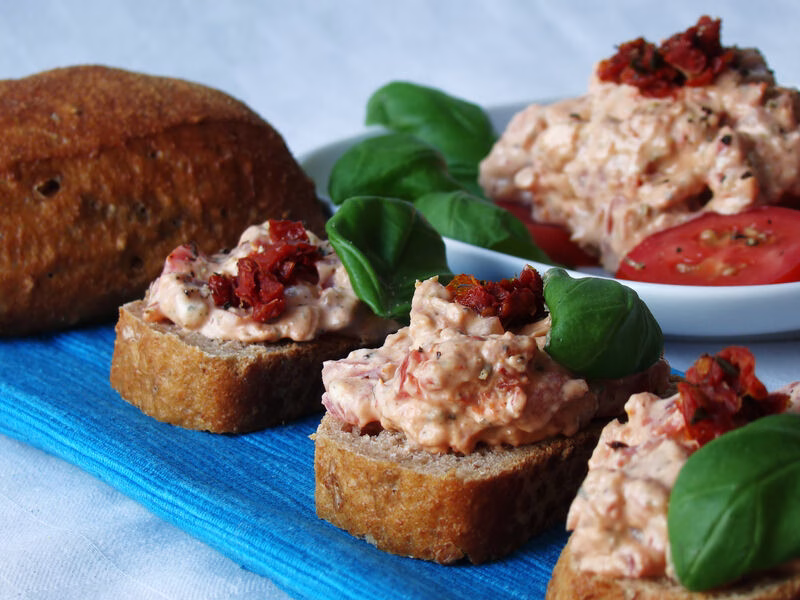 Varškė – ne tik tradiciniams patiekalams: „Iki“ šefė dalinasi originaliais užtepėlių receptais