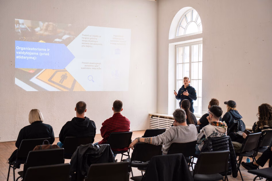 Vilniaus naktinis biuras ir Priešgaisrinė gelbėjimo valdyba stiprina gaisrinę saugą naktinio gyvenimo vietose