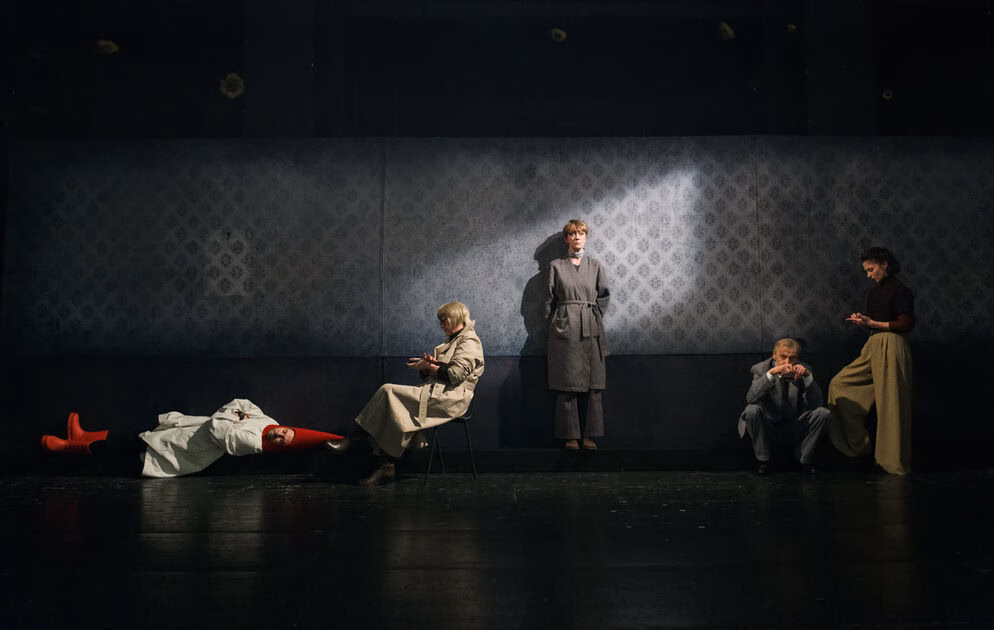 Vilniaus mažajame teatre – Justino Vinciūno spektaklio „Trukdis“ premjera