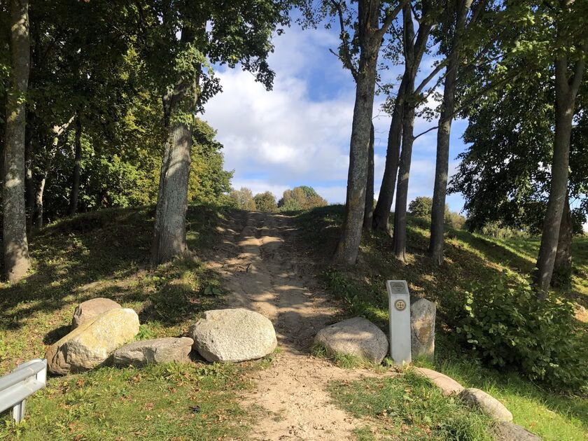 Sendvario seniūnijoje tvarkys Eketės piliakalnį