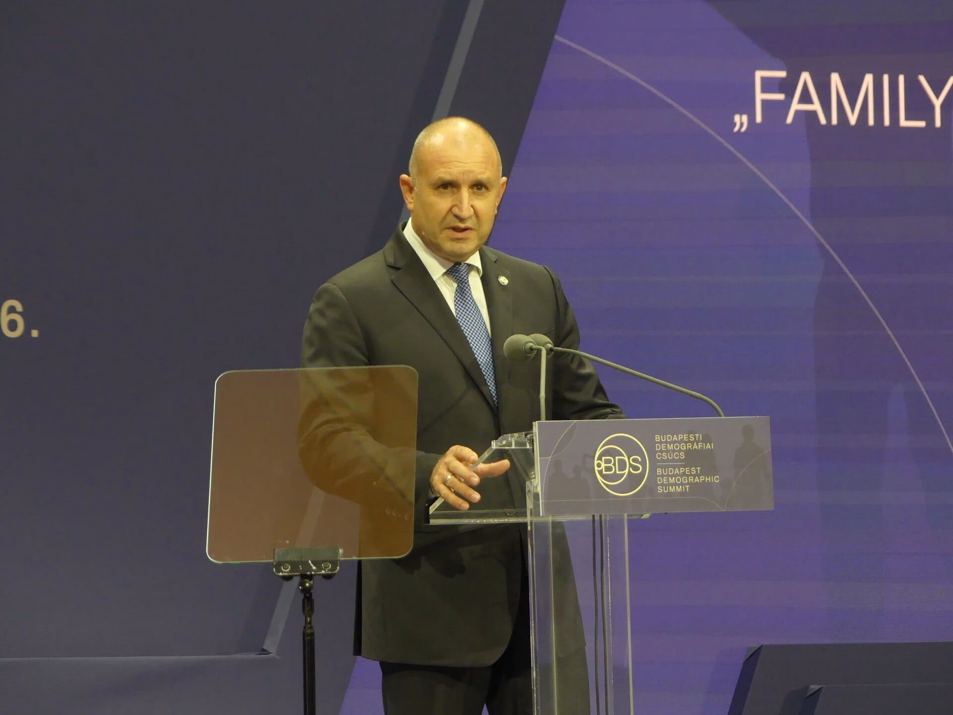 Rumen Radev (2)