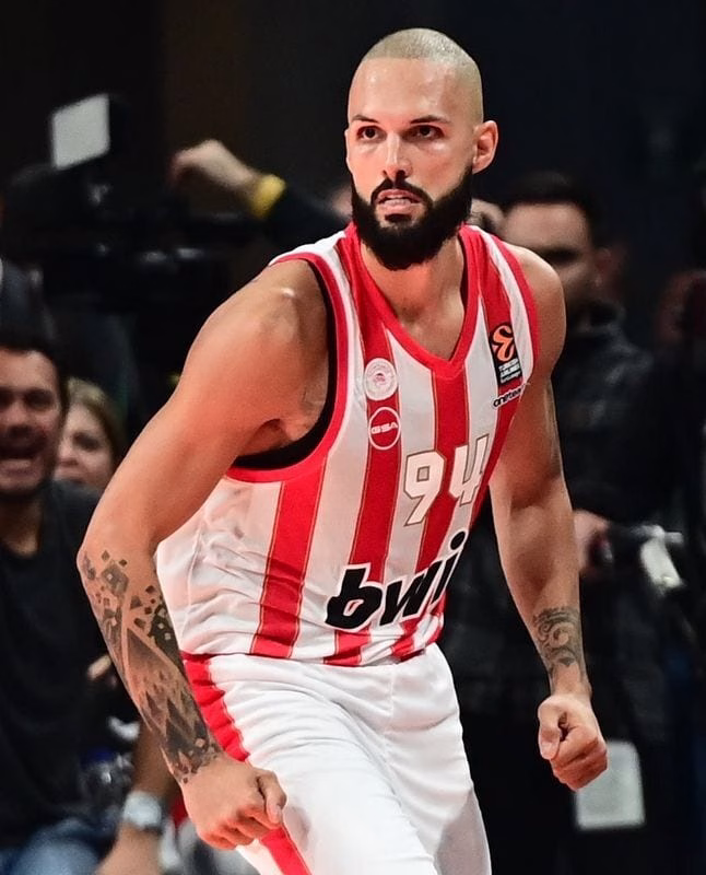 Evan Fournier (cropped)
