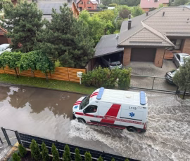 Kaniūkų rajone Antagynės gatvė po lietaus Kaniūkų rajone Antagynės gatvė po lietaus